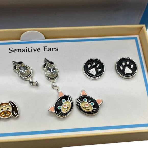 Earring Set of 5 Dog Cat Mouse Paw Prints Bay Studio Sensitive Ears Silver Tone - Picture 4 of 13
